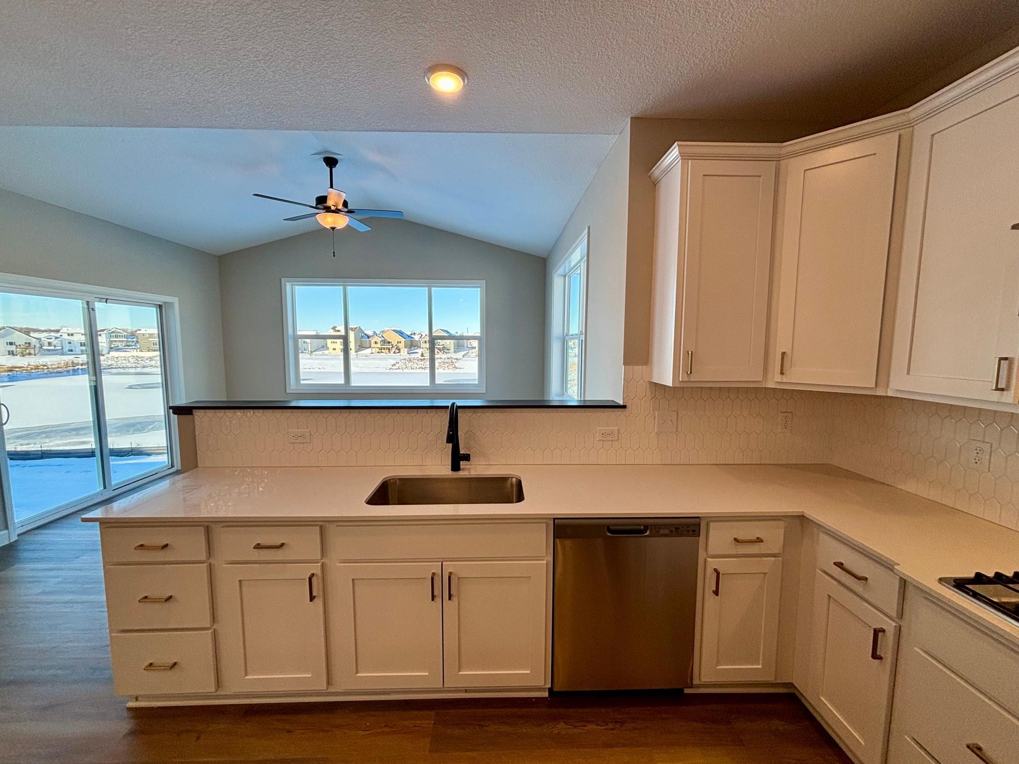 11764 5th Street Property Photo 6