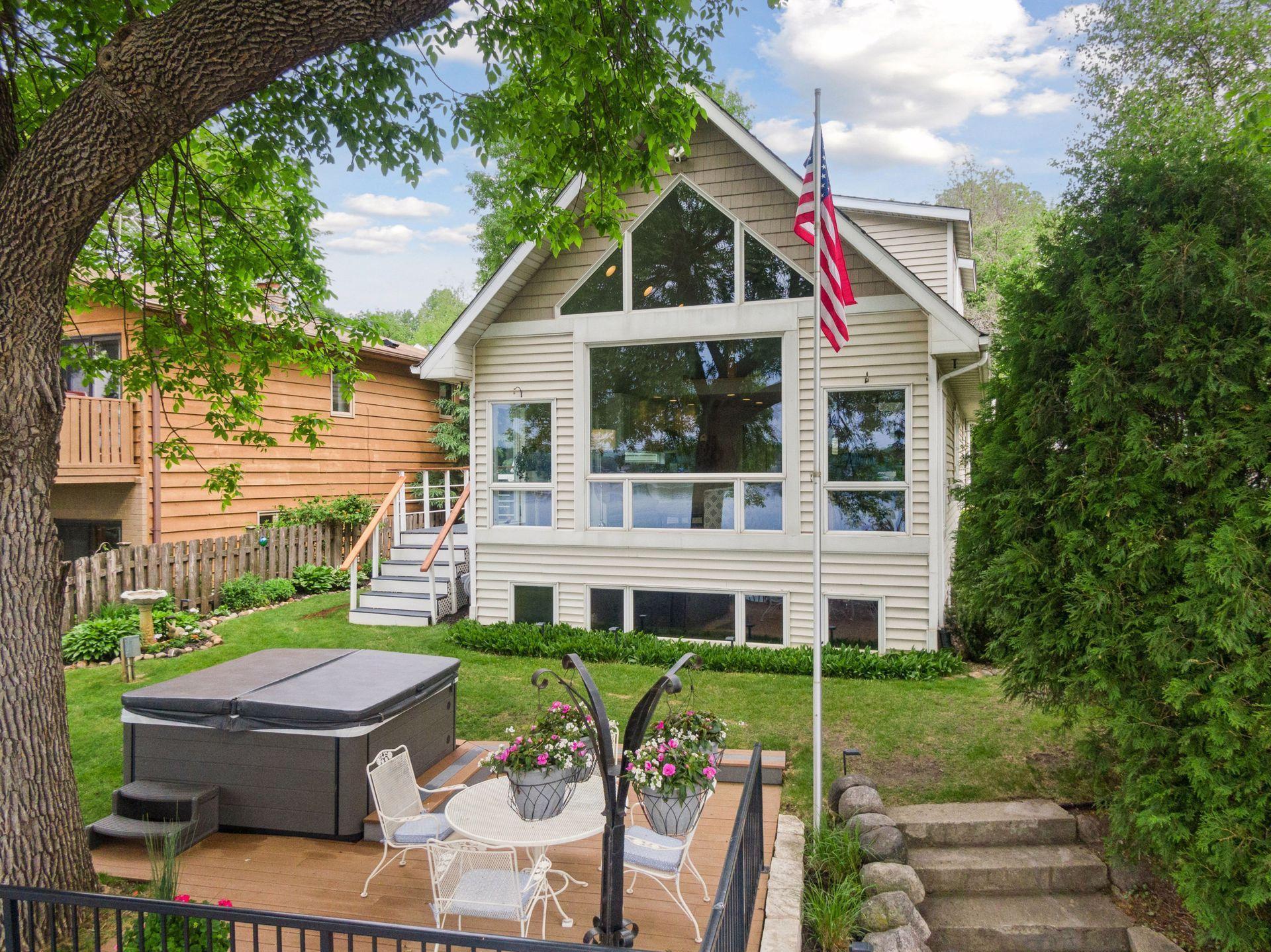 5125 Greenwood Circle Property Photo 3