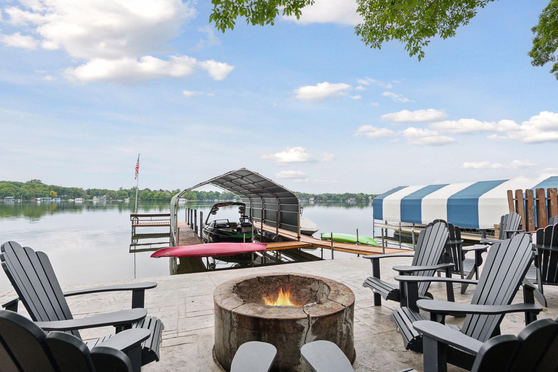 5125 Greenwood Circle Property Photo 4