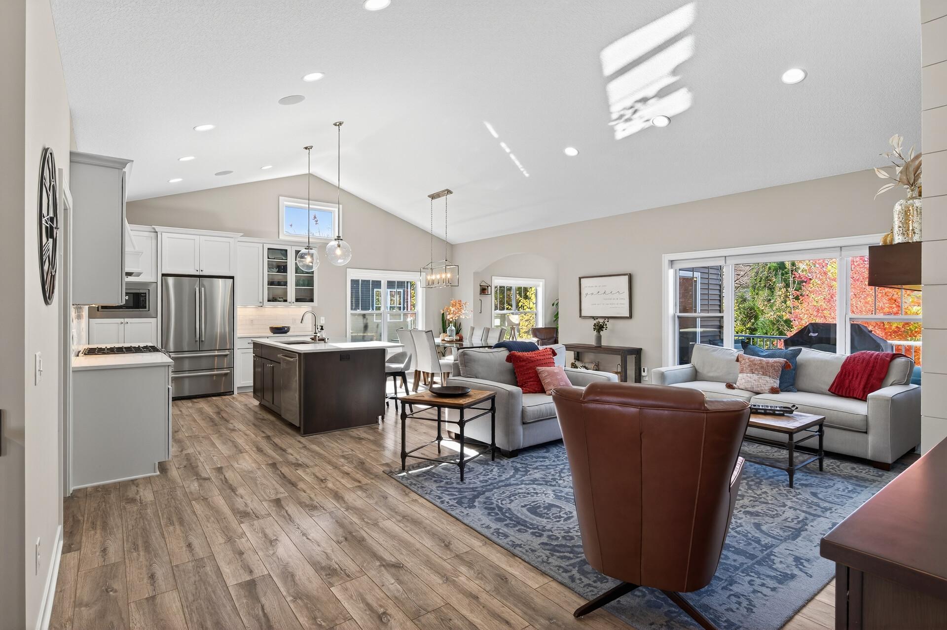 12381 Fletcher Drive Property Photo 4