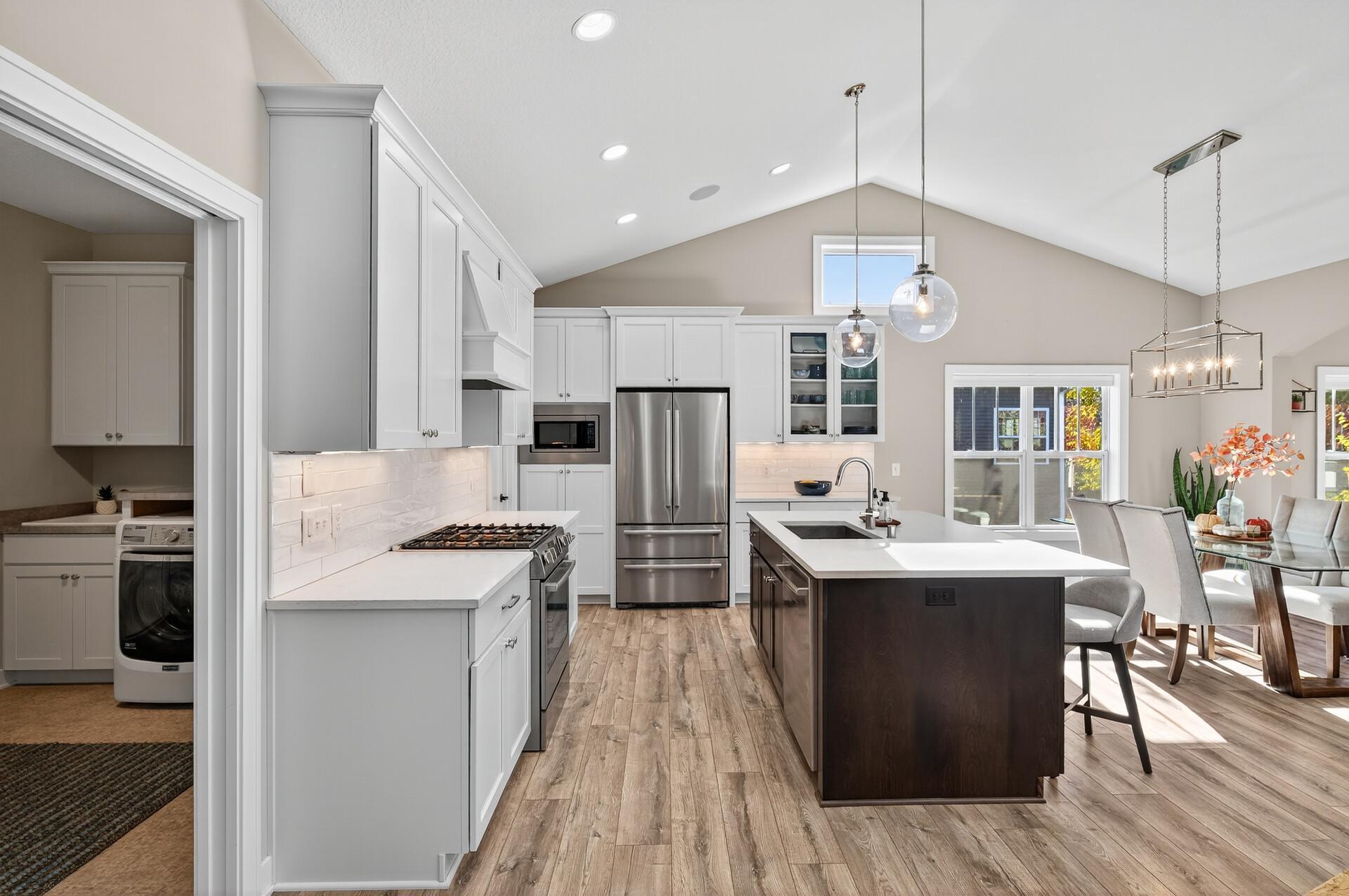 12381 Fletcher Drive Property Photo 5