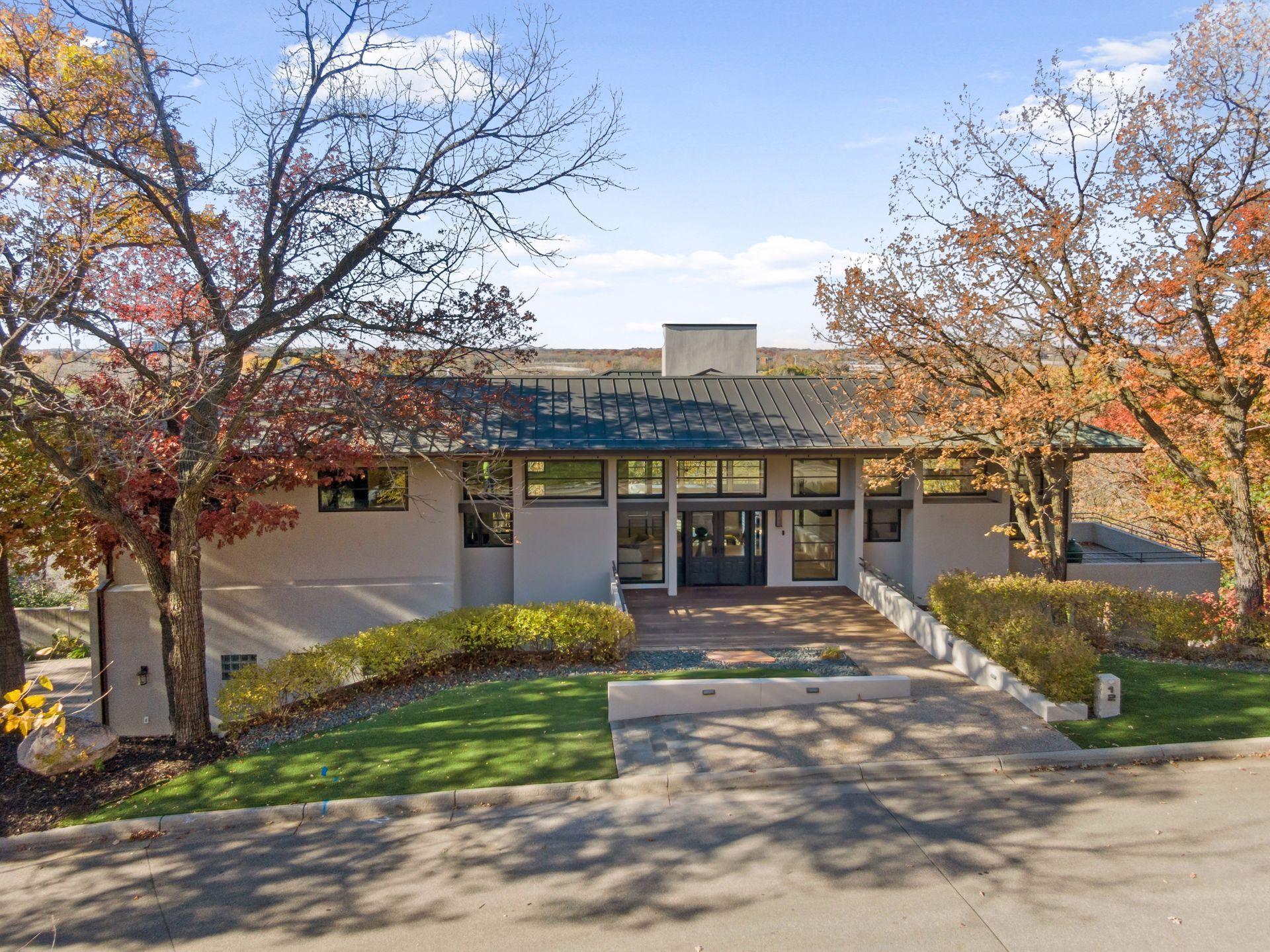 12 Overholt Pass Property Photo 1