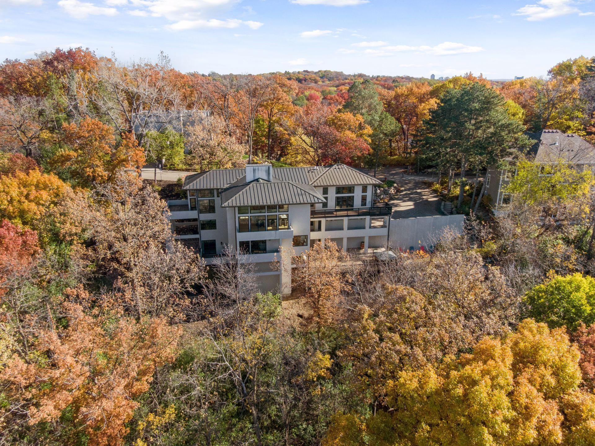 12 Overholt Pass Property Photo 7