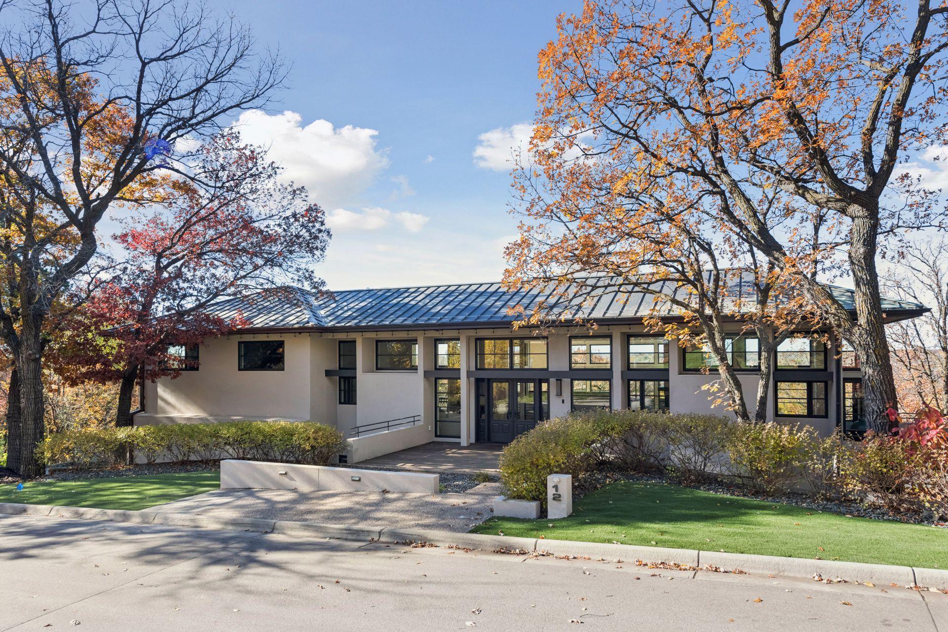 12 Overholt Pass Property Photo 9