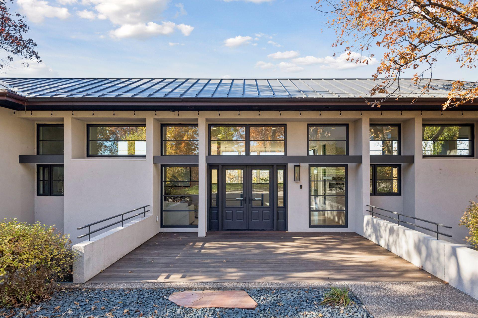 12 Overholt Pass Property Photo 14