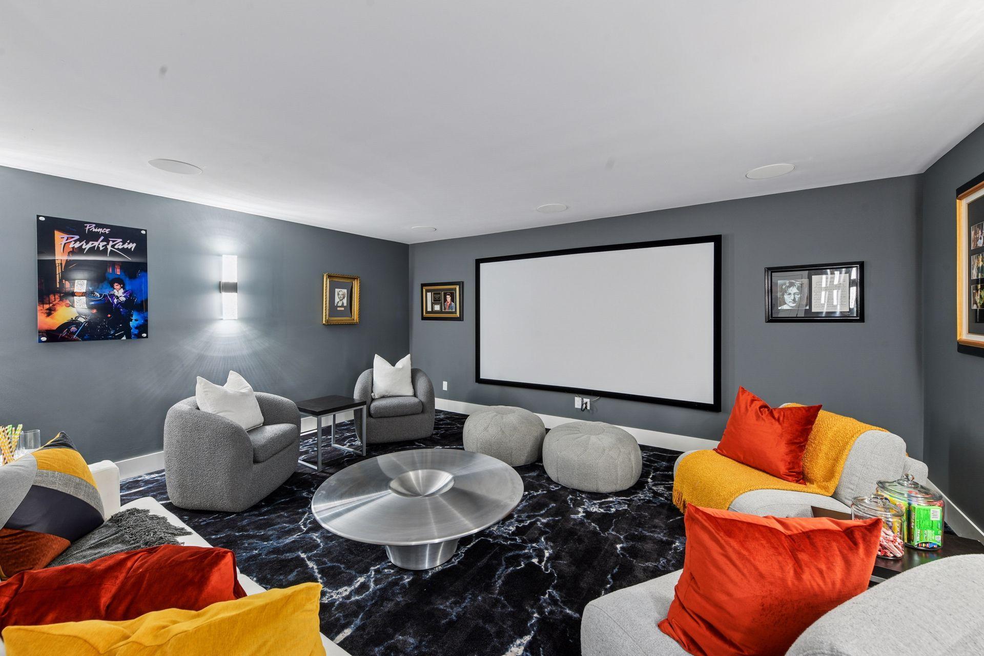 12 Overholt Pass Property Photo 93