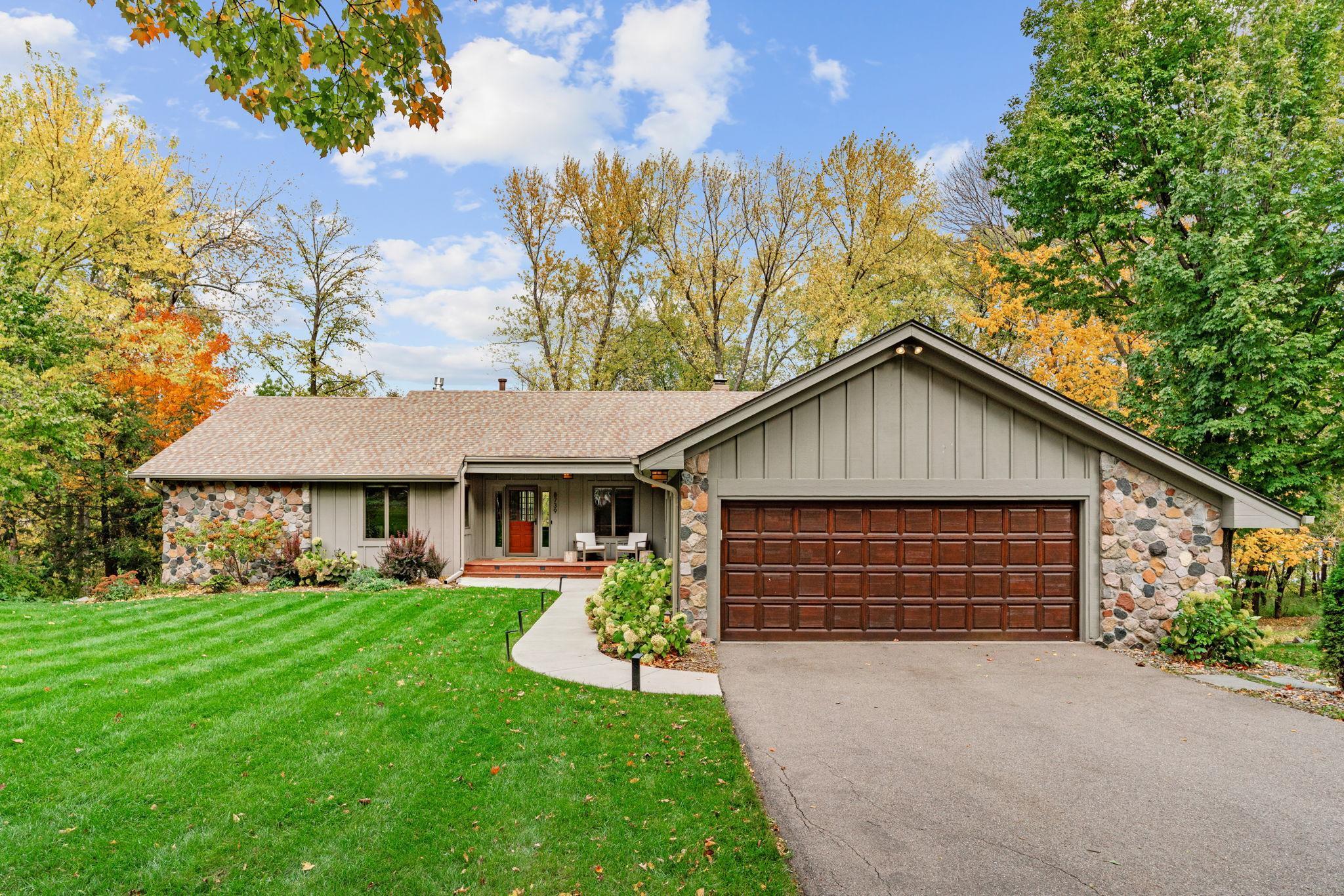 8739 Bentwood Drive Property Photo 2