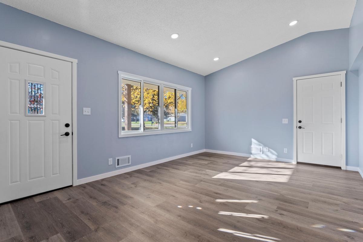 11927 Vintage Street Property Photo 5