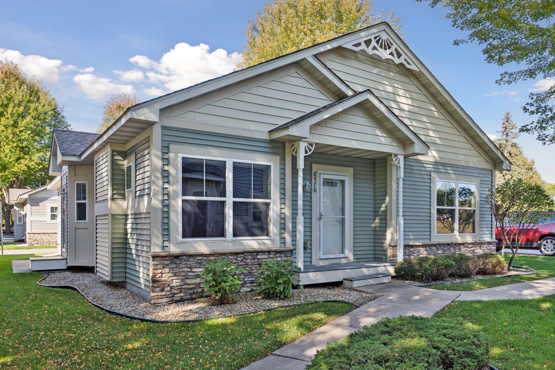 8576 Windsor Lane Property Photo 2