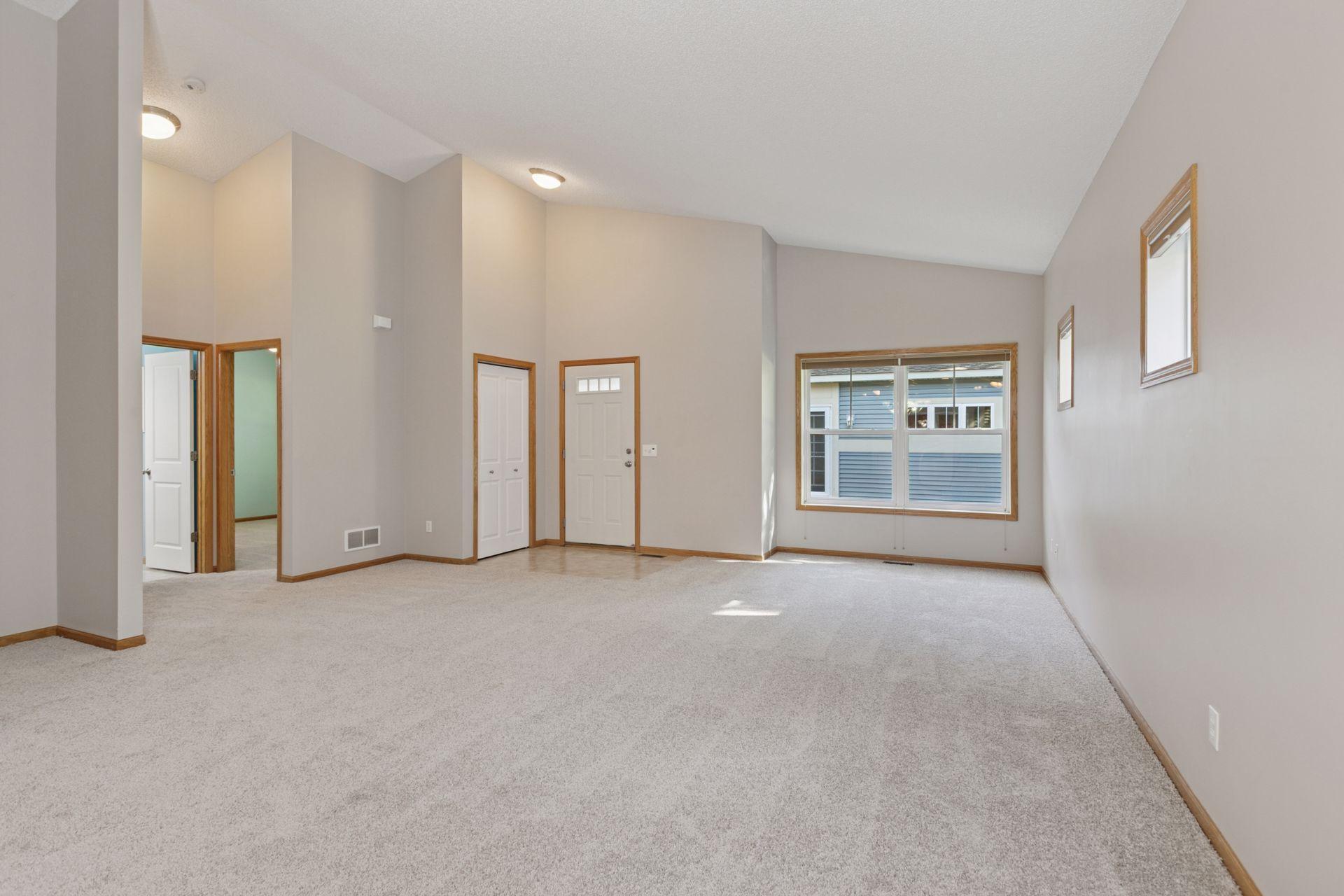 8576 Windsor Lane Property Photo 5