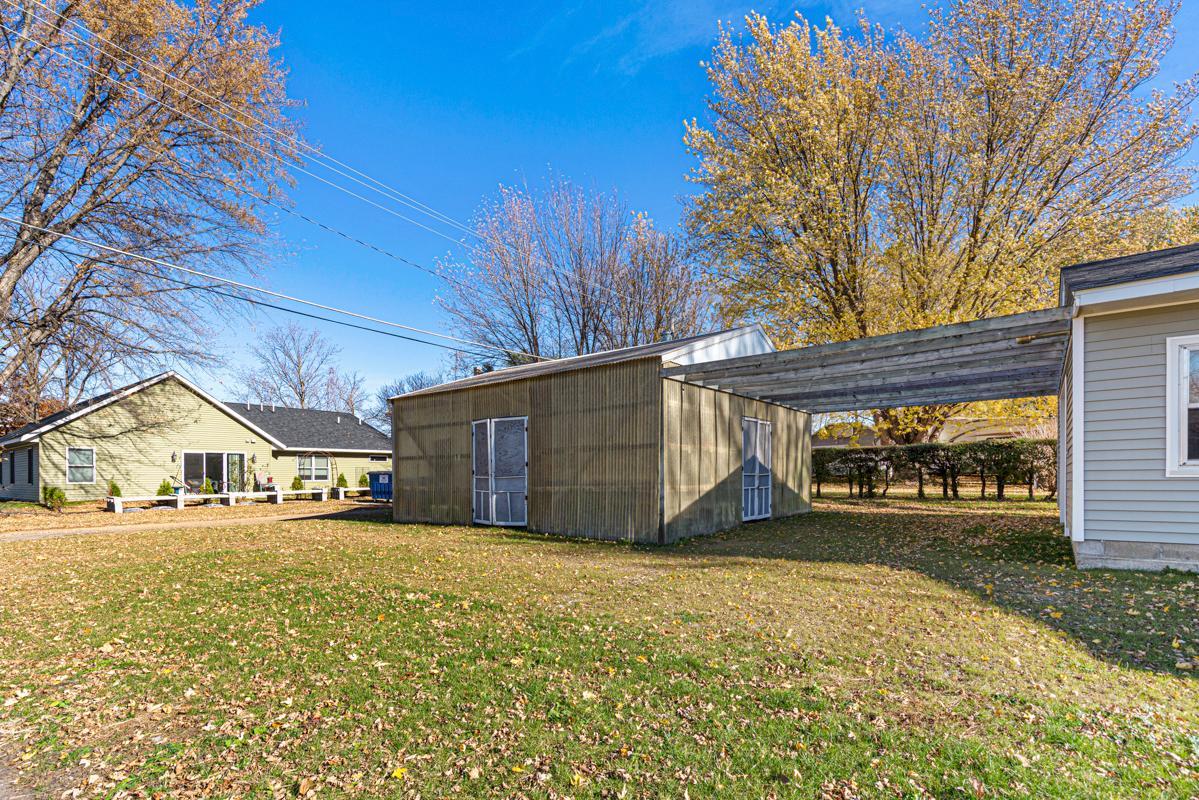 208 Mn-5 Property Photo 36