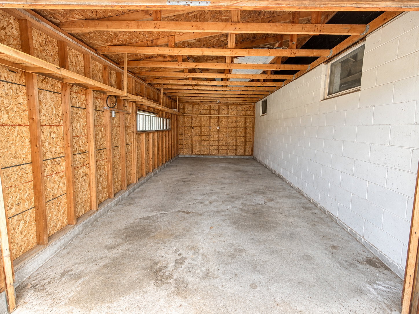 510 Maple Street W Property Photo 36