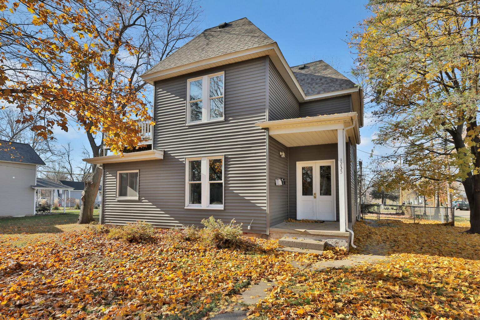 1233 7th Street Property Photo 2