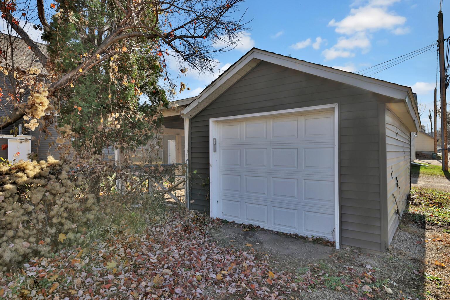 1233 7th Street Property Photo 8