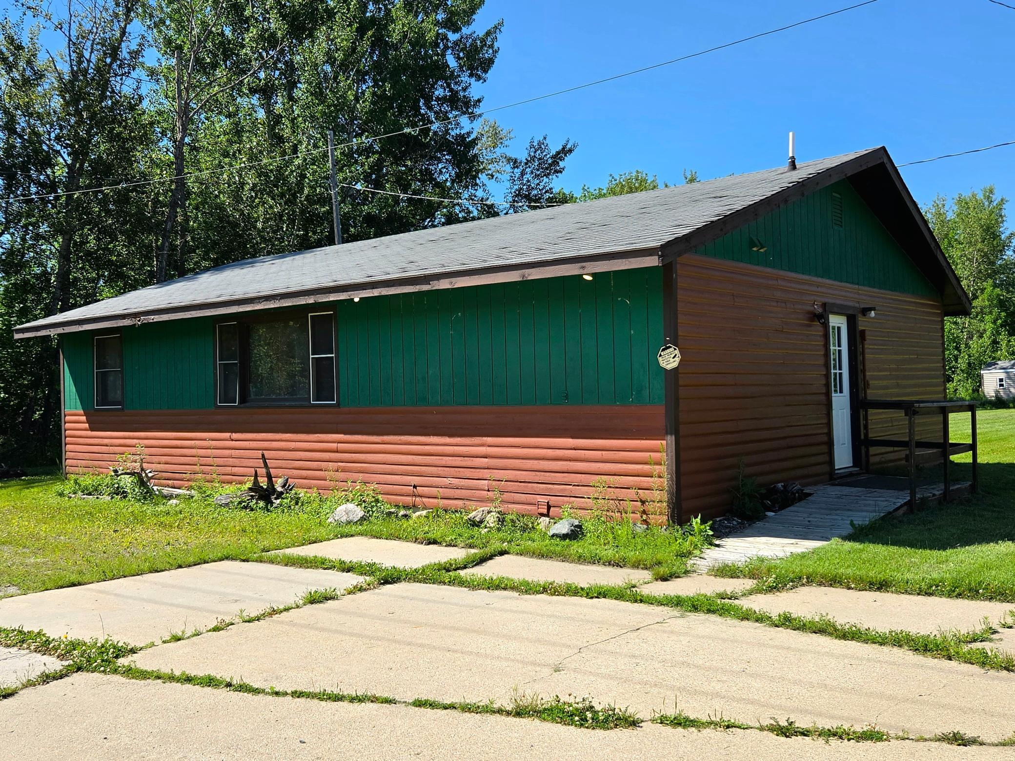 1222 Main Street E Property Photo 2