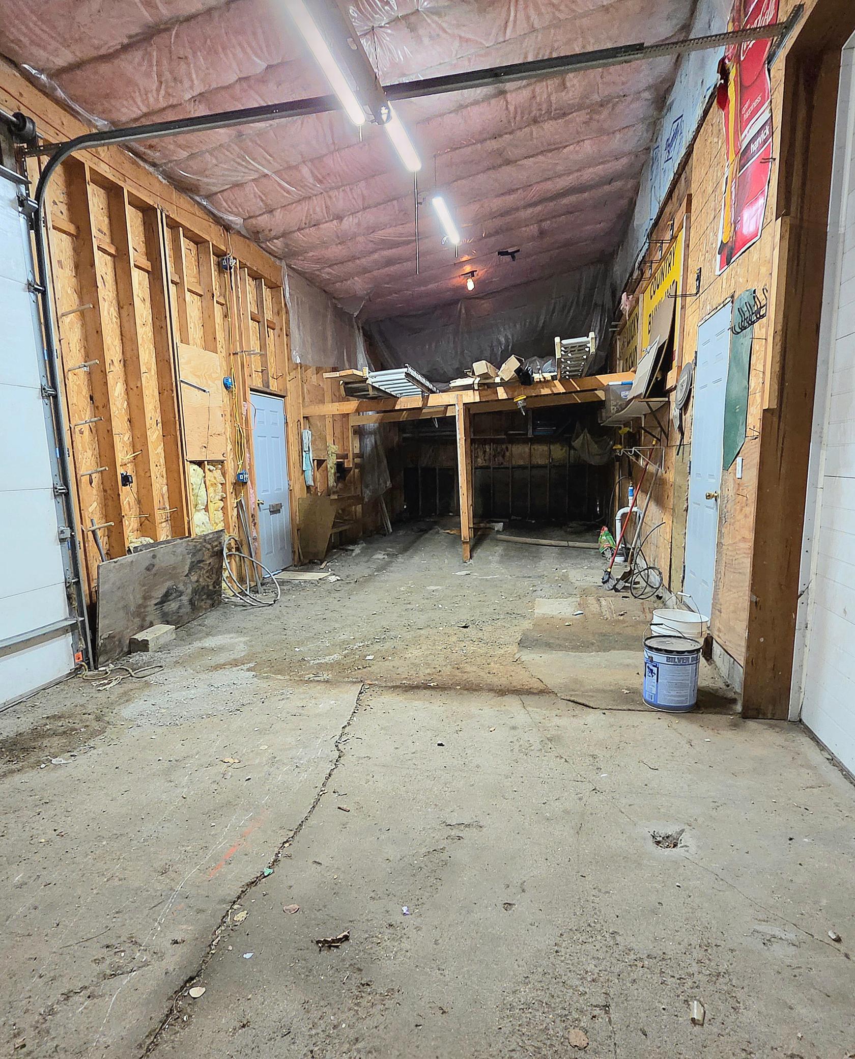 1222 Main Street E Property Photo 15