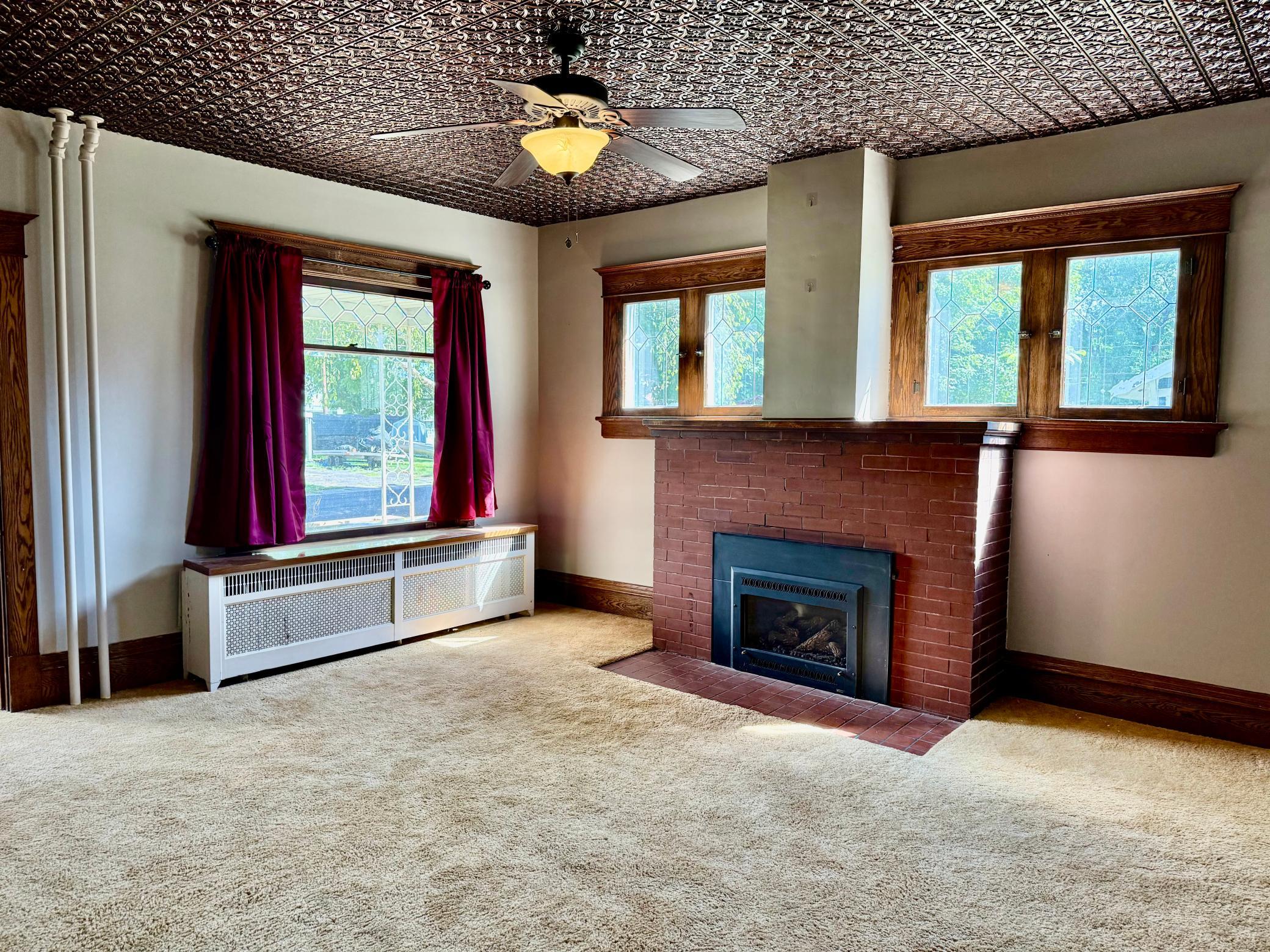 1045 Grove Street Property Photo 13