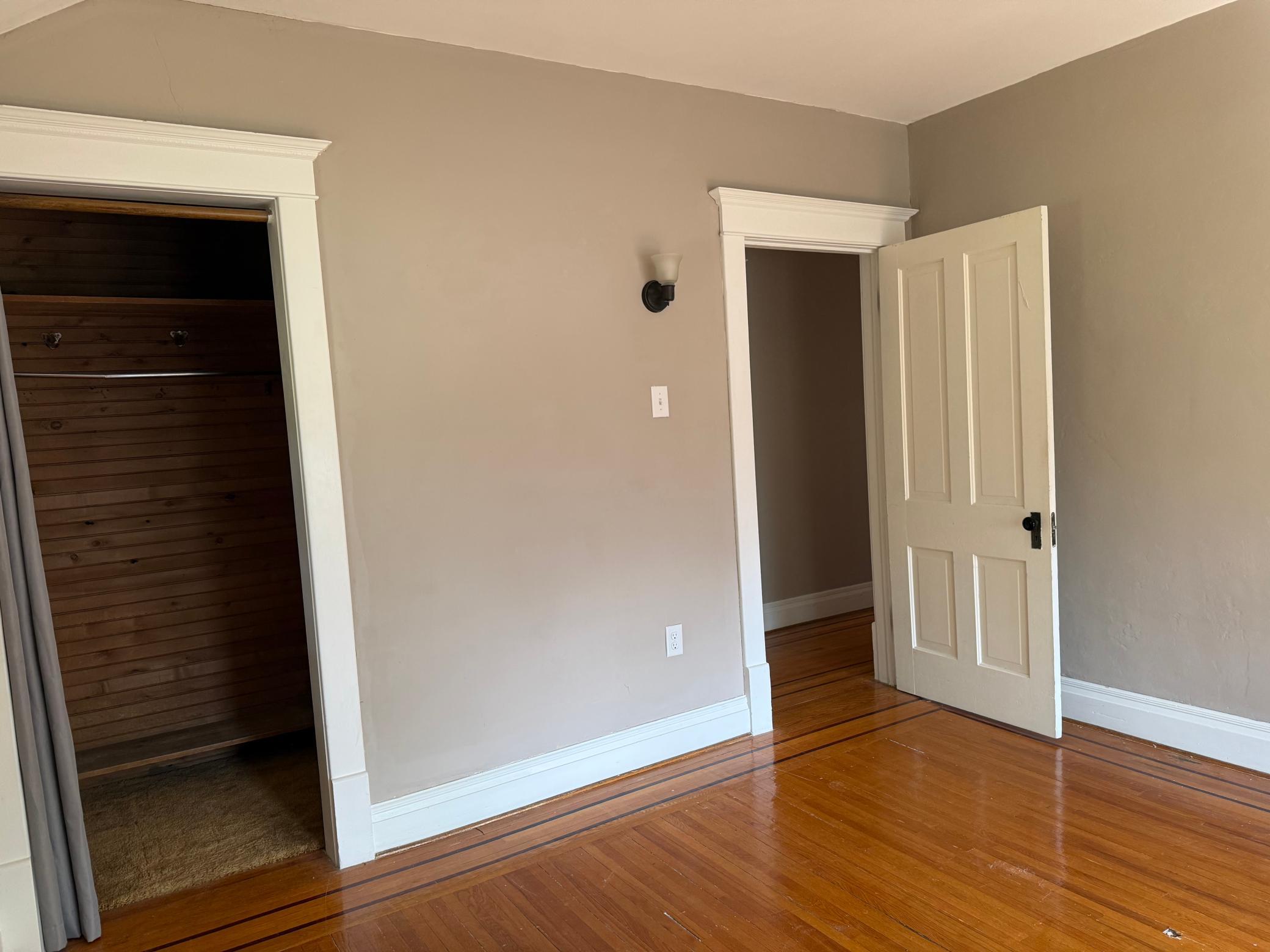 1045 Grove Street Property Photo 29