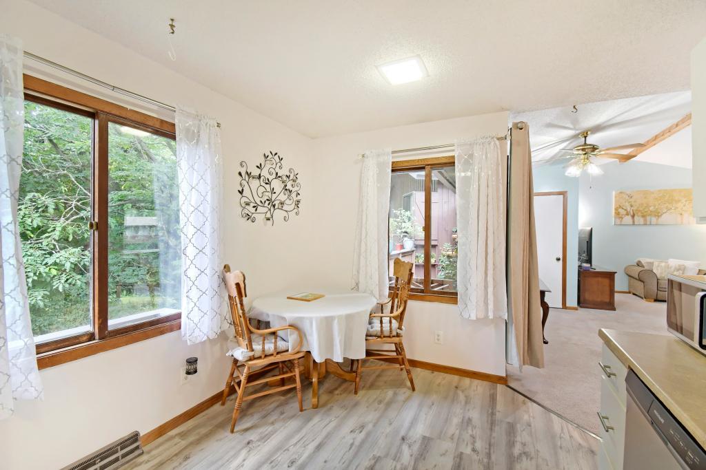 1540 S Timber Ridge Property Photo 8