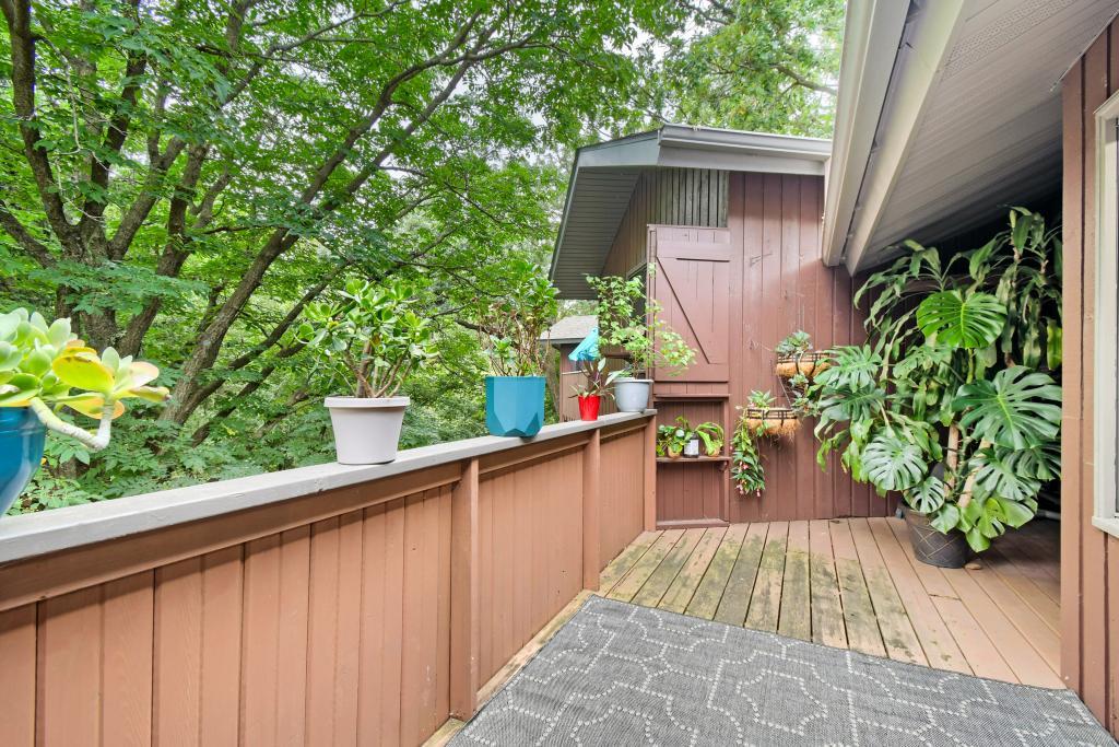 1540 S Timber Ridge Property Photo 10