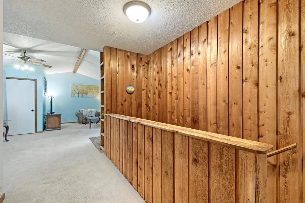1540 S Timber Ridge Property Photo 11