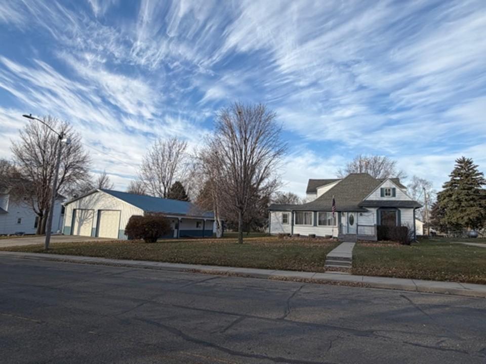 404 Melby Avenue Property Photo 1