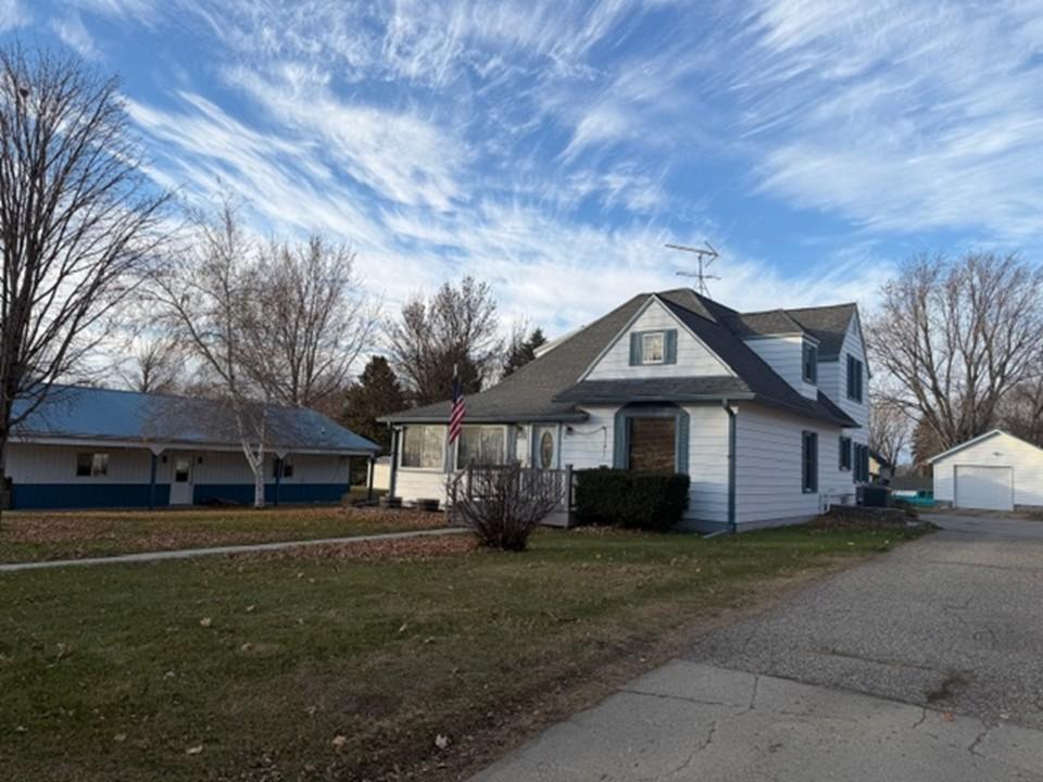 404 Melby Avenue Property Photo 4