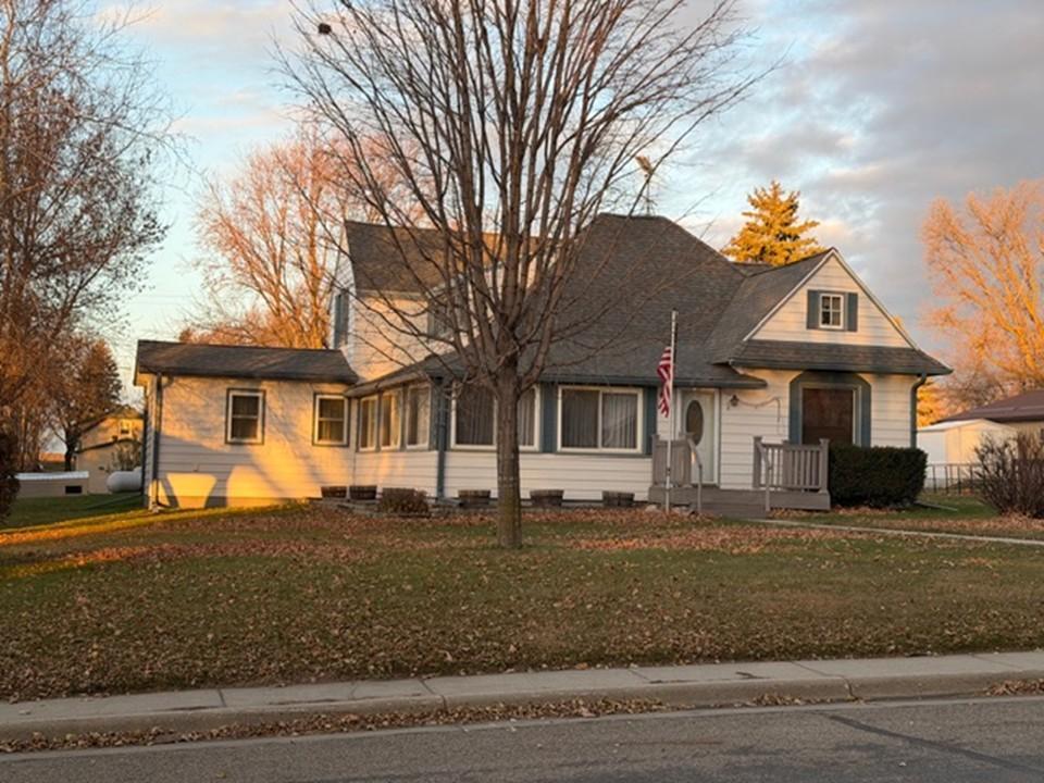 404 Melby Avenue Property Photo 7