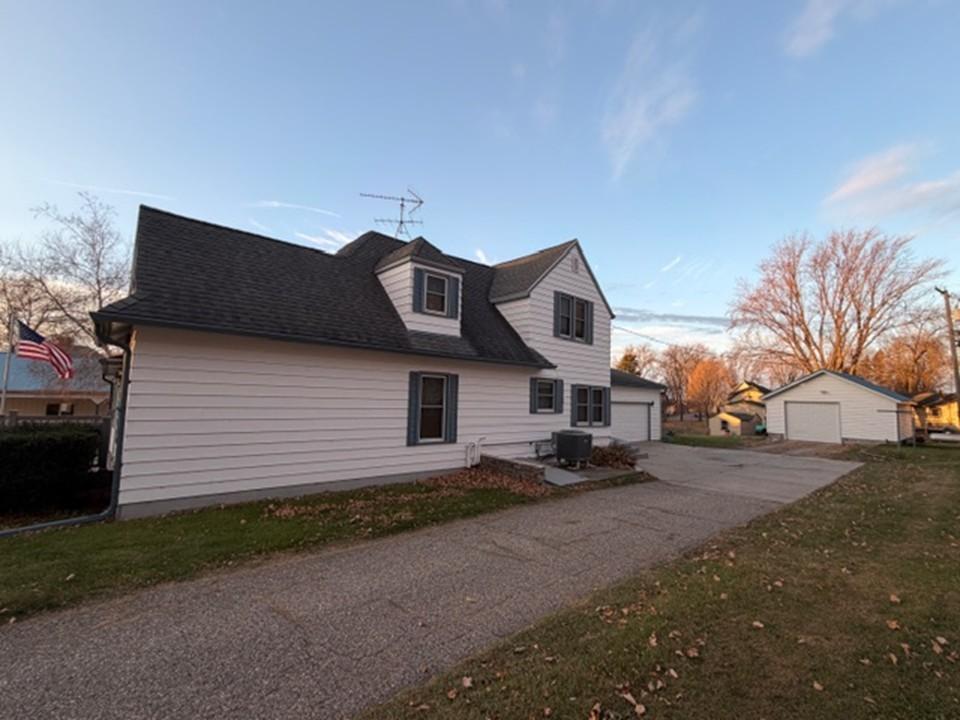 404 Melby Avenue Property Photo 10