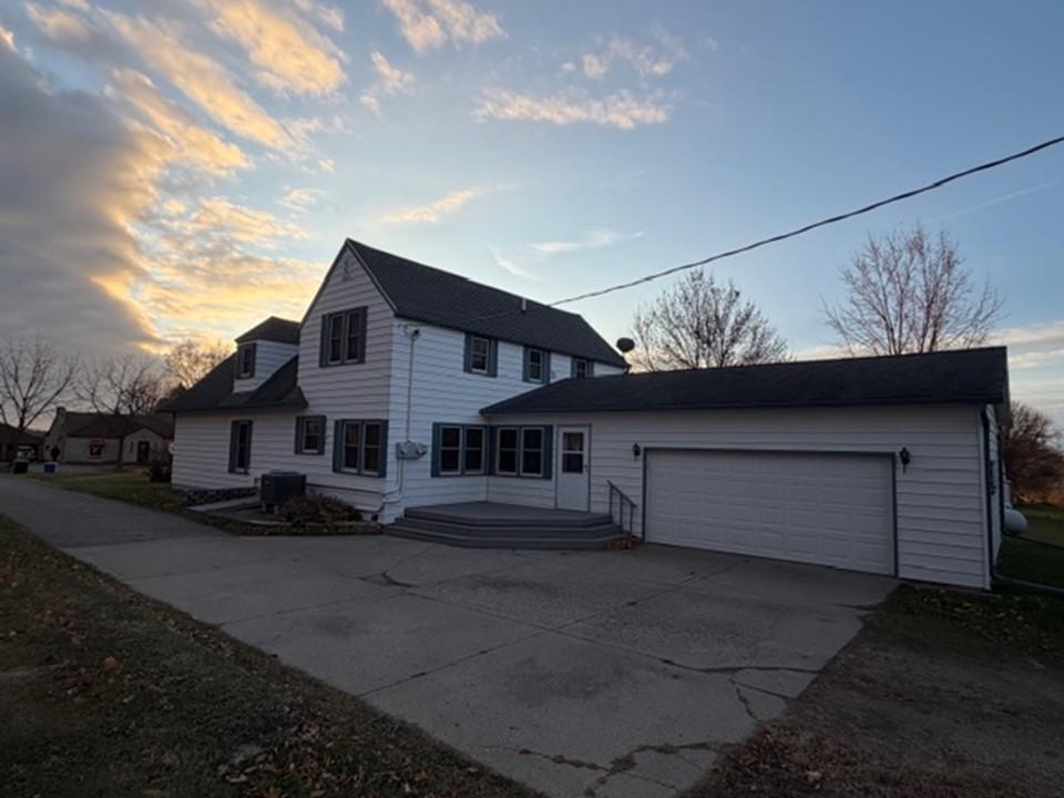 404 Melby Avenue Property Photo 12