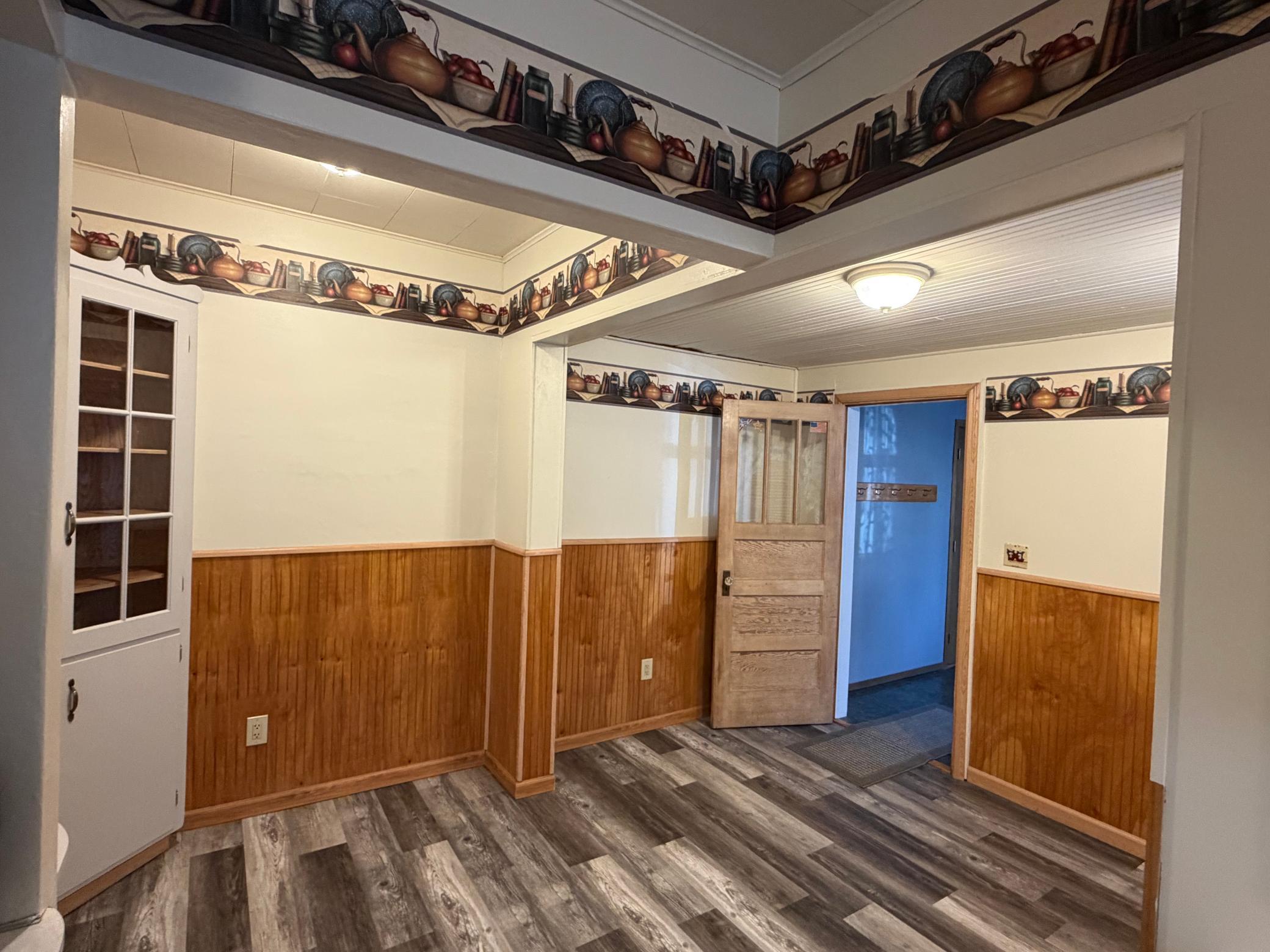 404 Melby Avenue Property Photo 18