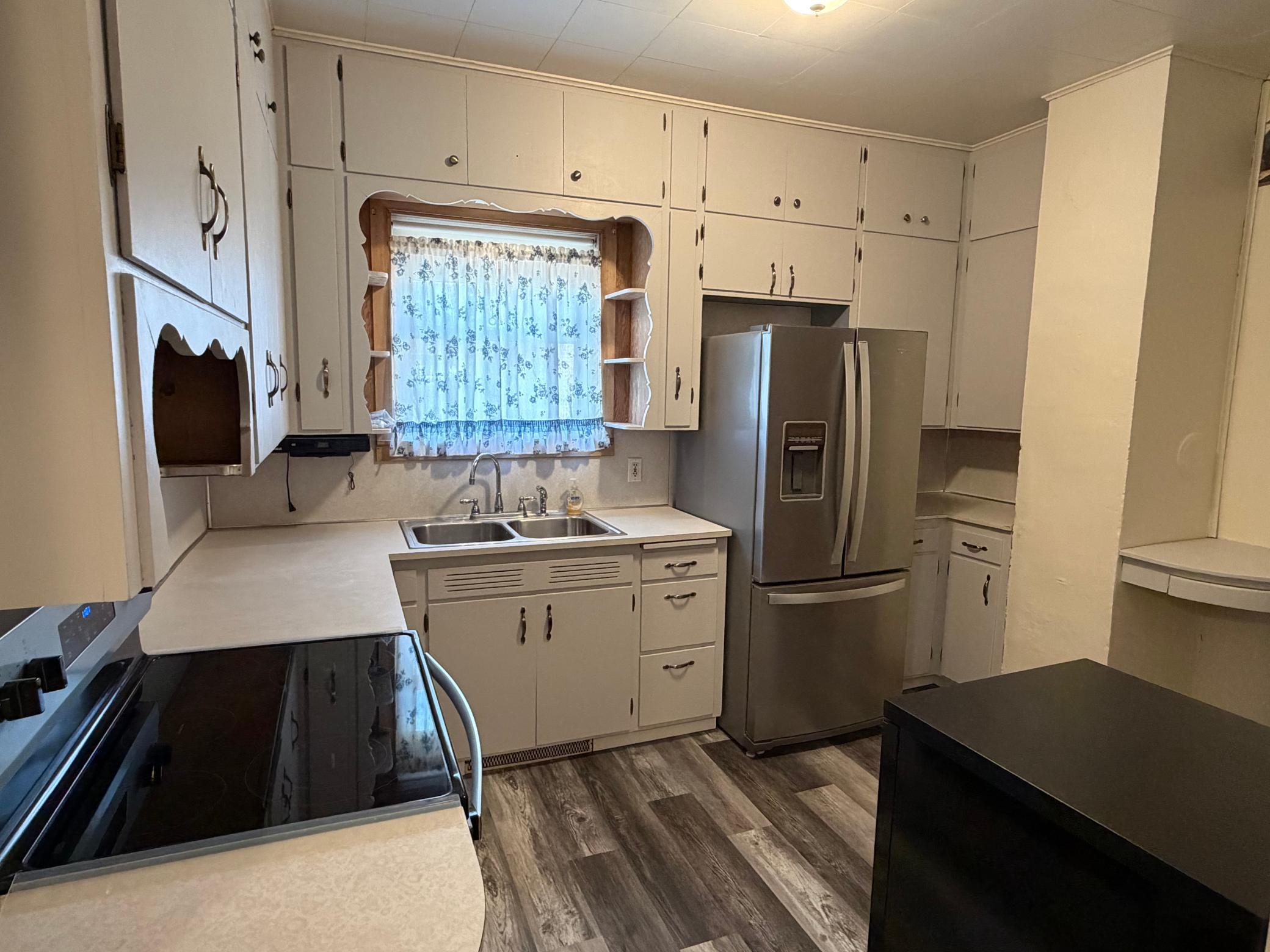 404 Melby Avenue Property Photo 21