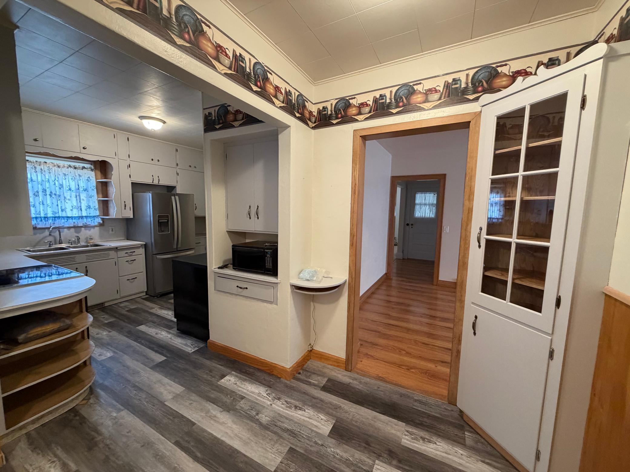 404 Melby Avenue Property Photo 25