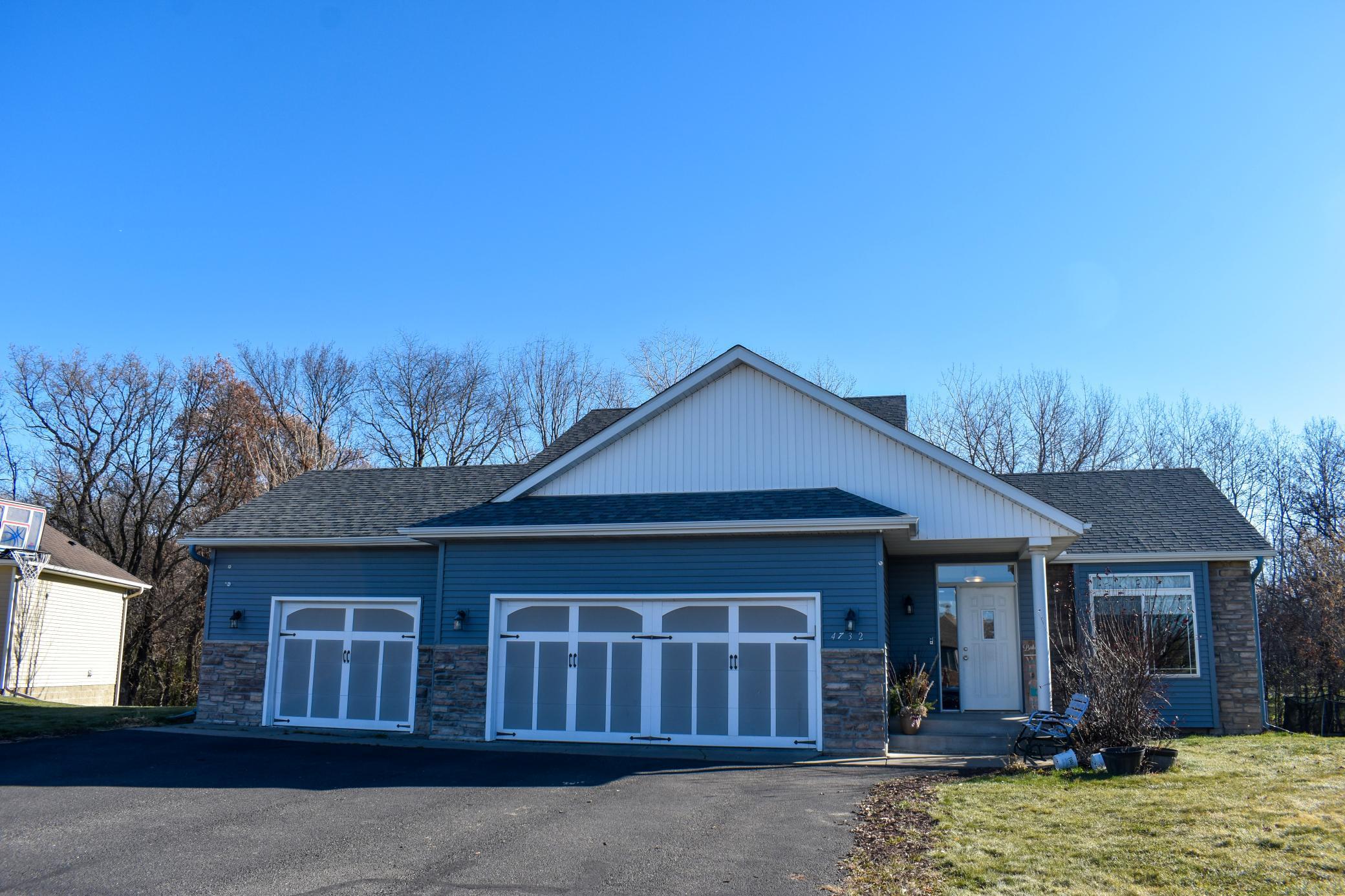 4732 4th Street Loop NE Property Photo 1