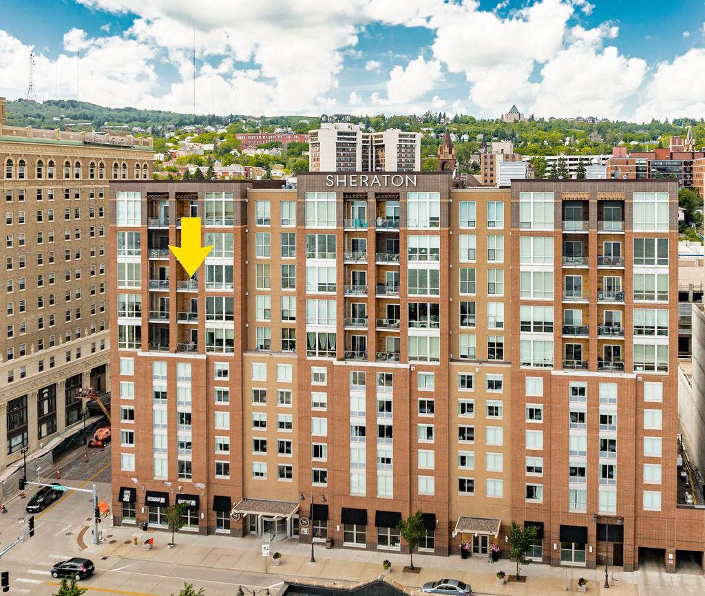 311 E Superior Street 905 Property Photo 2