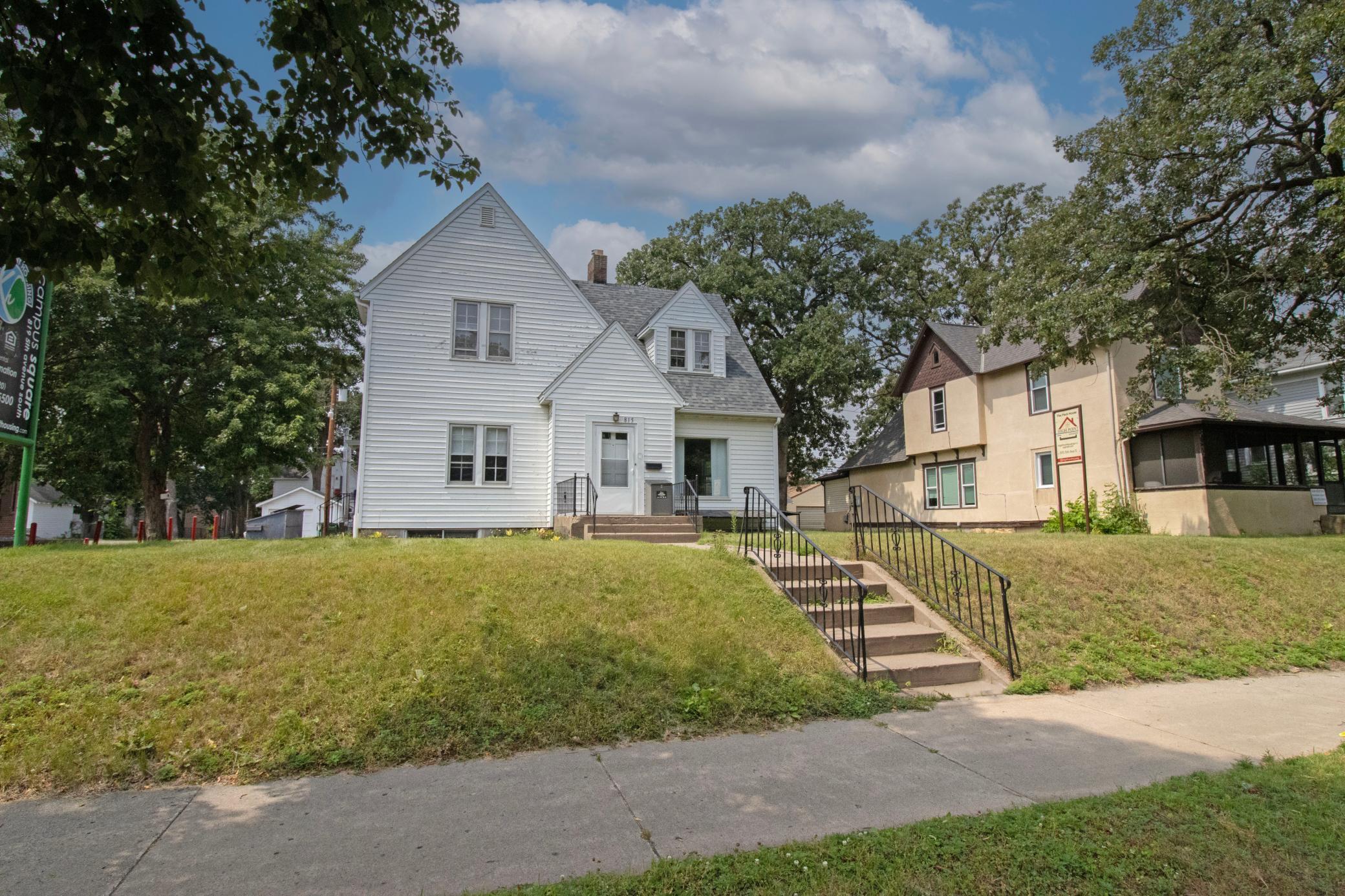 815 5th Avenue S Property Photo 3