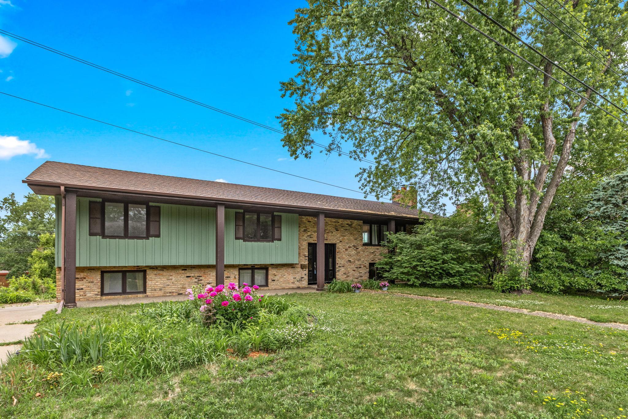 3301 Edgemere Avenue Property Photo 1