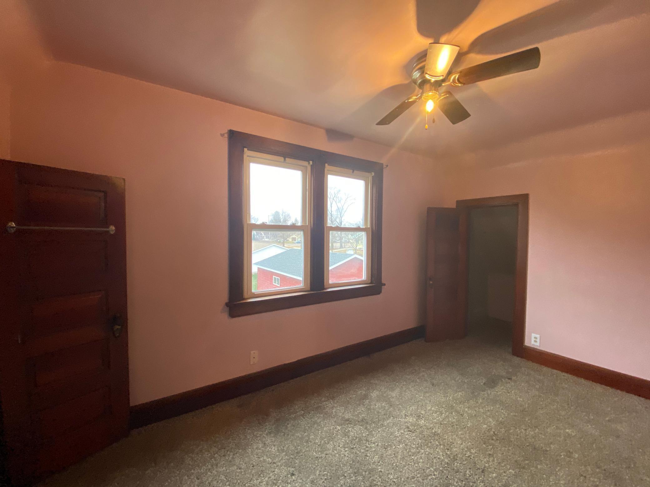 304 E 3rd Street Property Photo 20