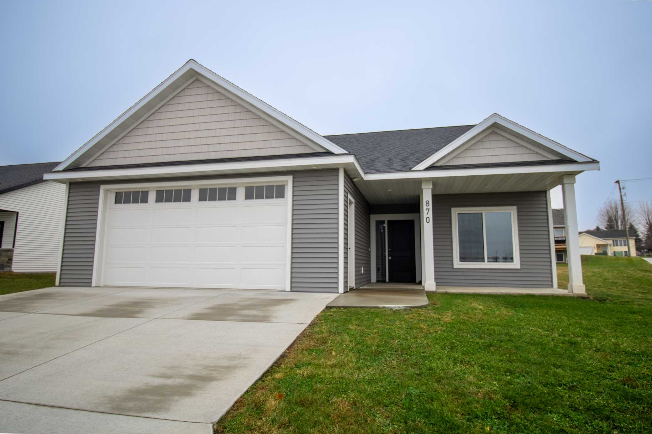 870 Bucknell Lane Se Property Photo 1