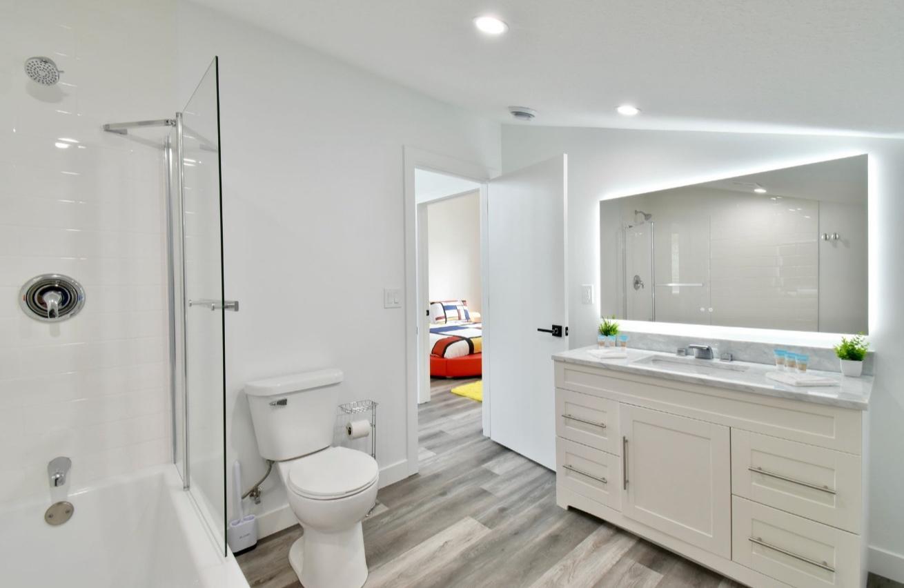 1021 Gardner Street E Property Photo 8