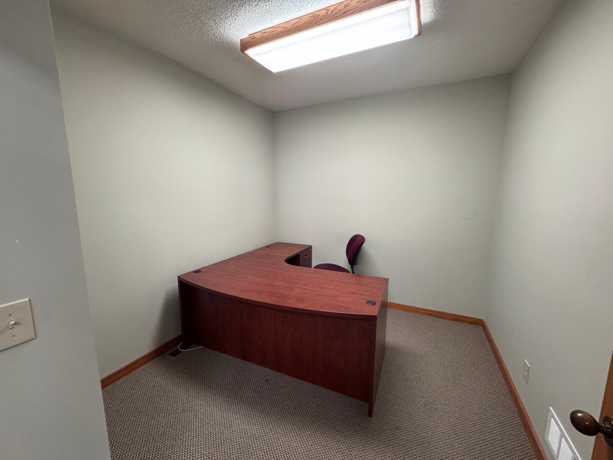 5811 Cedar Lake Road S Property Photo 6