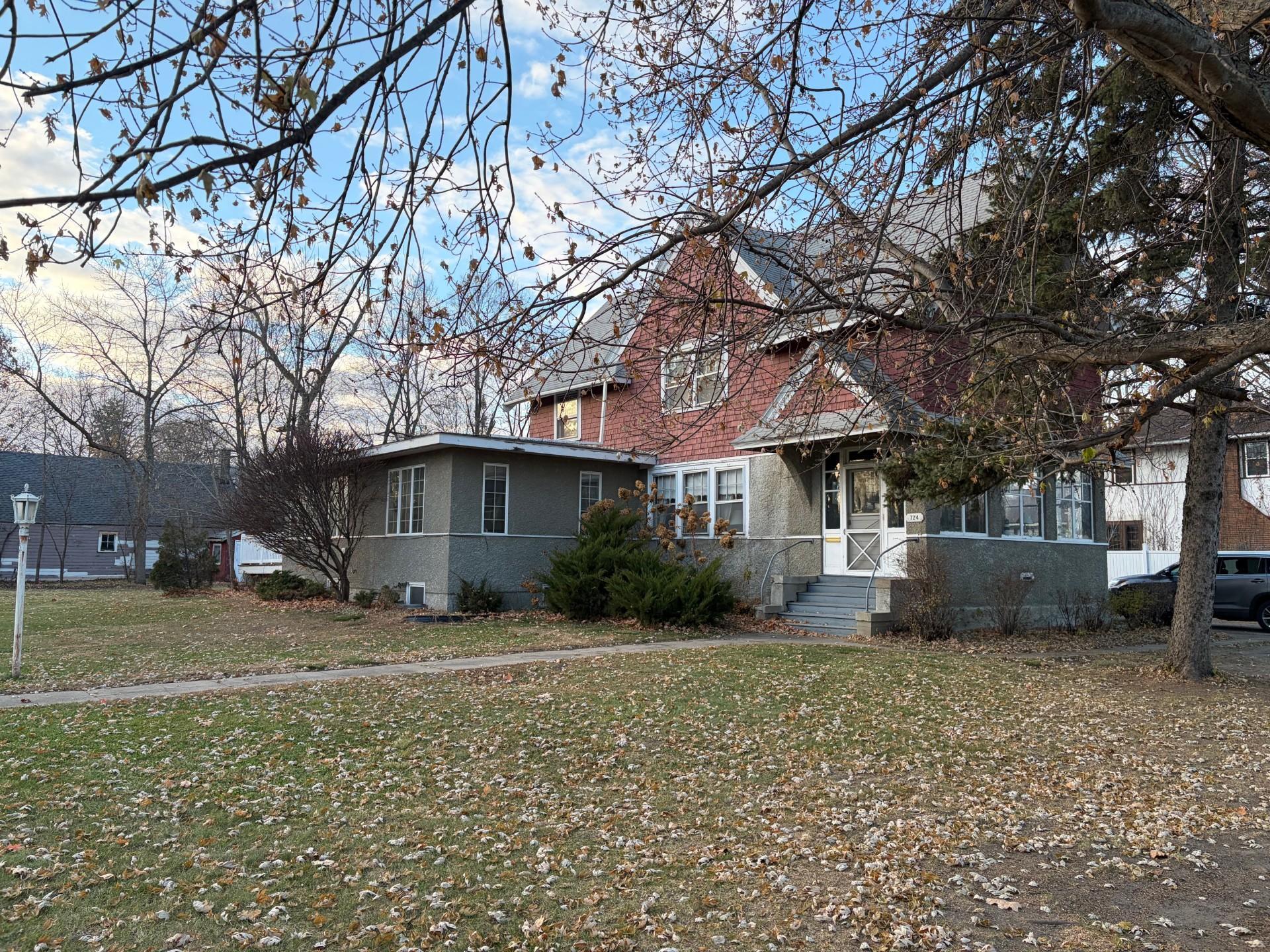 724 S Marshall Avenue Property Photo 3