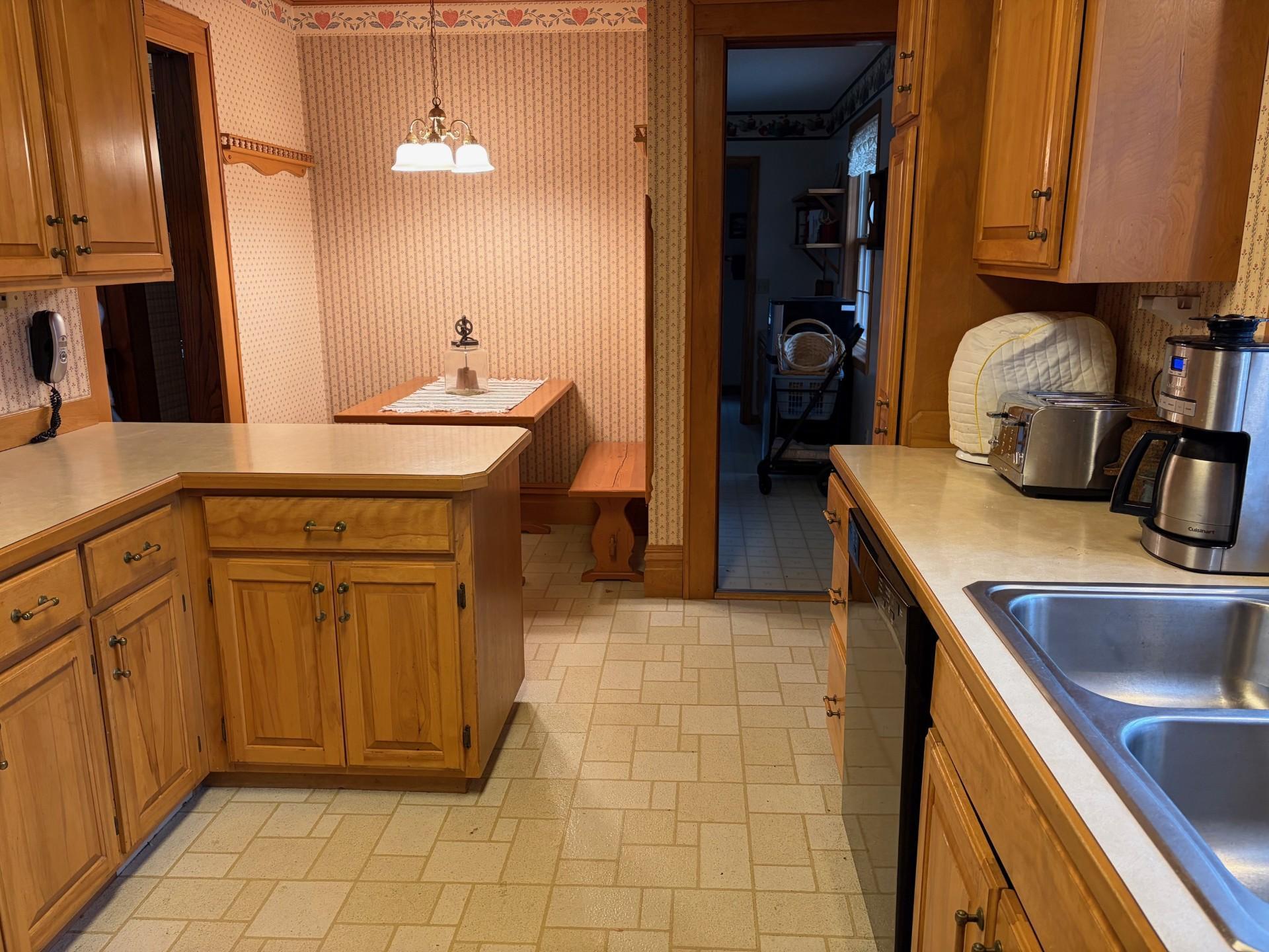 724 S Marshall Avenue Property Photo 12