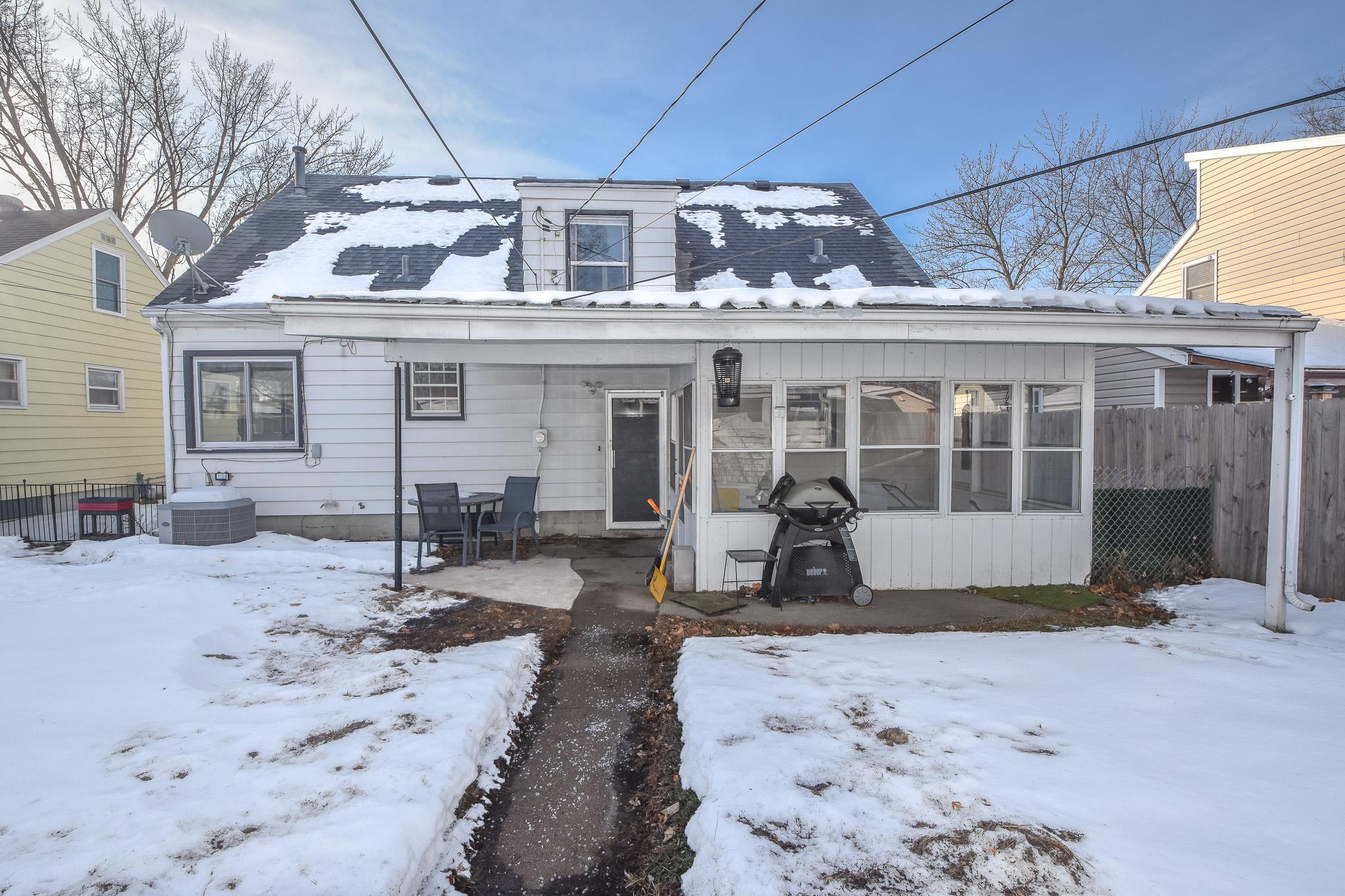 1252 10th Avenue N Property Photo 4