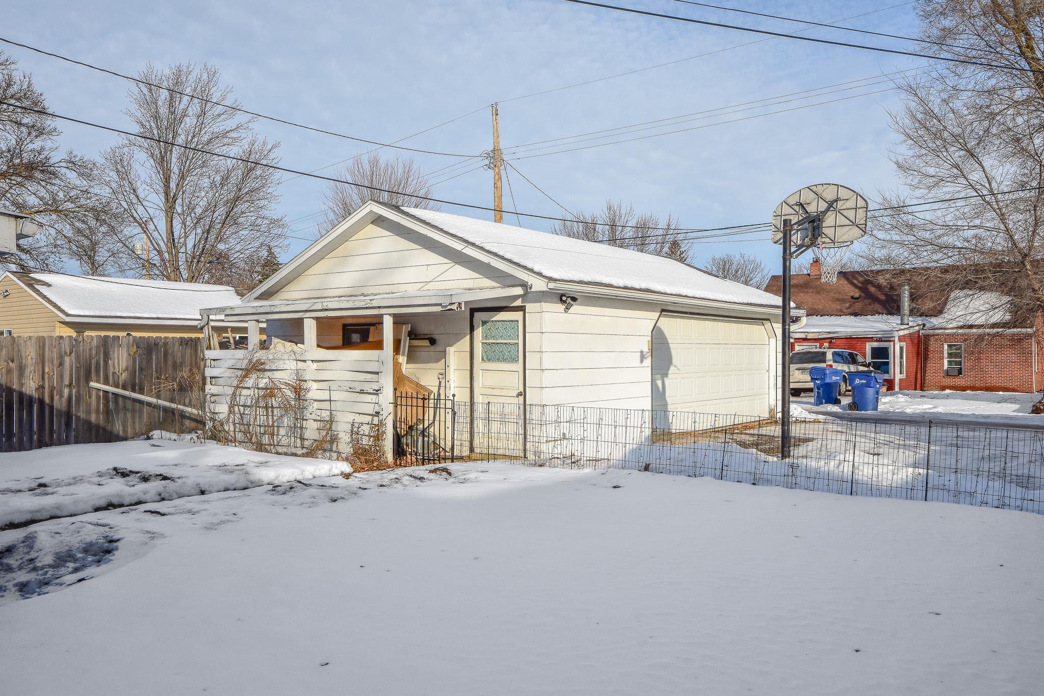 1252 10th Avenue N Property Photo 6