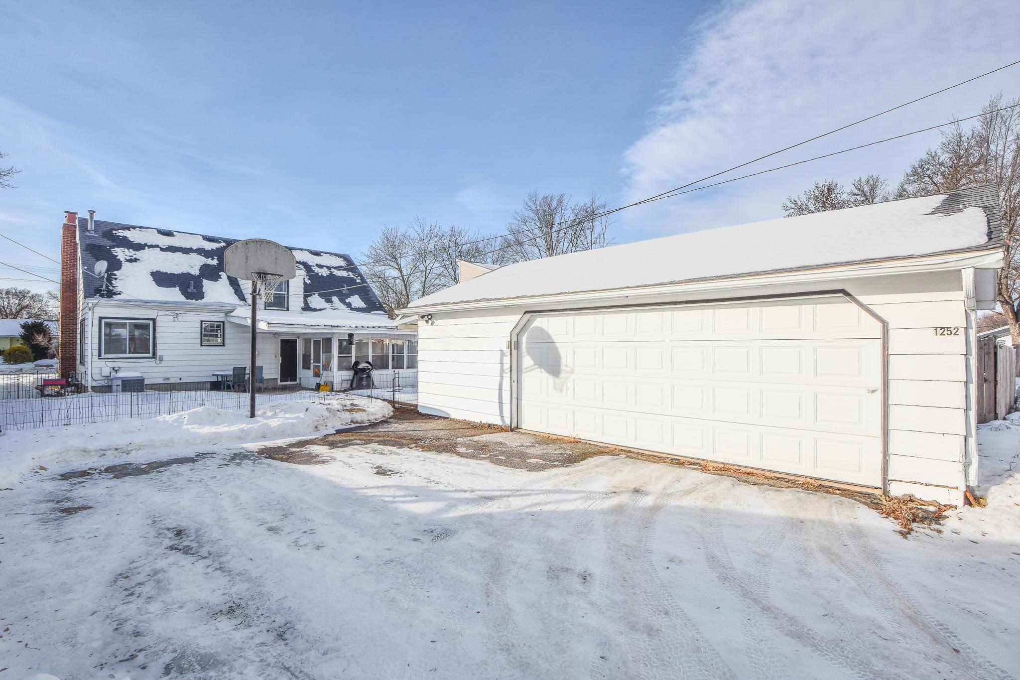 1252 10th Avenue N Property Photo 7