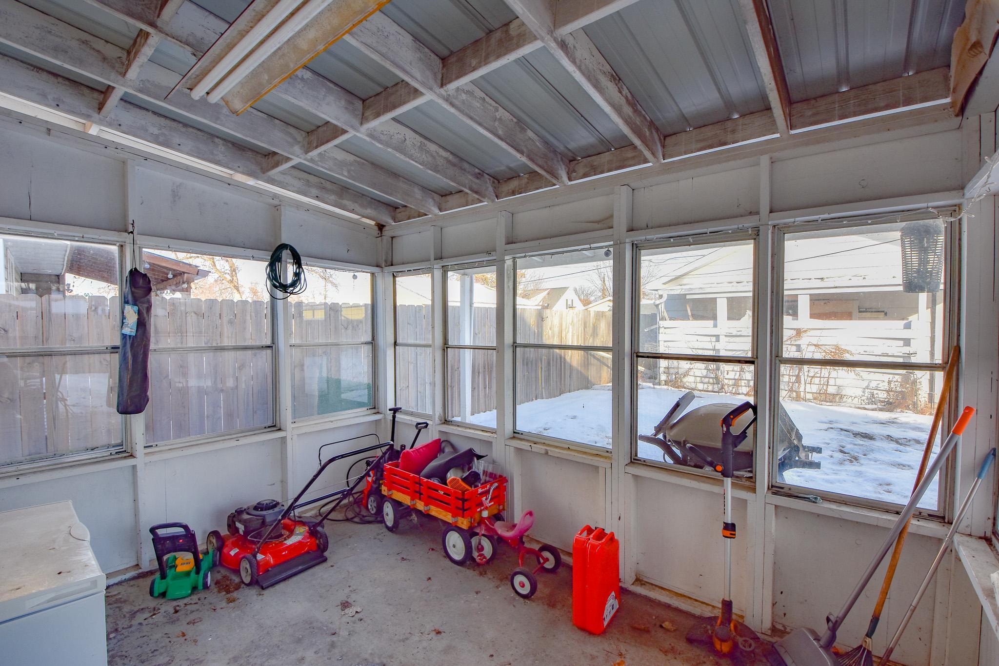 1252 10th Avenue N Property Photo 8