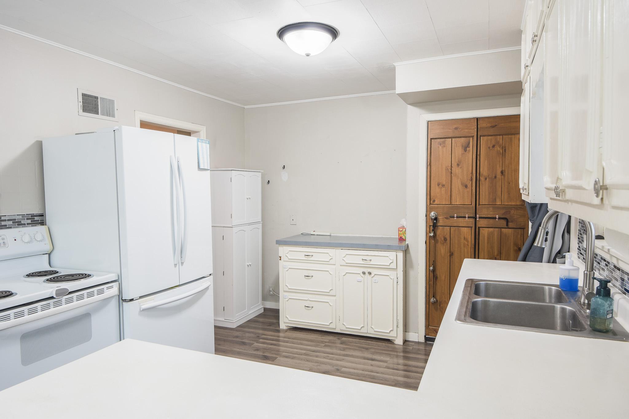 1252 10th Avenue N Property Photo 10