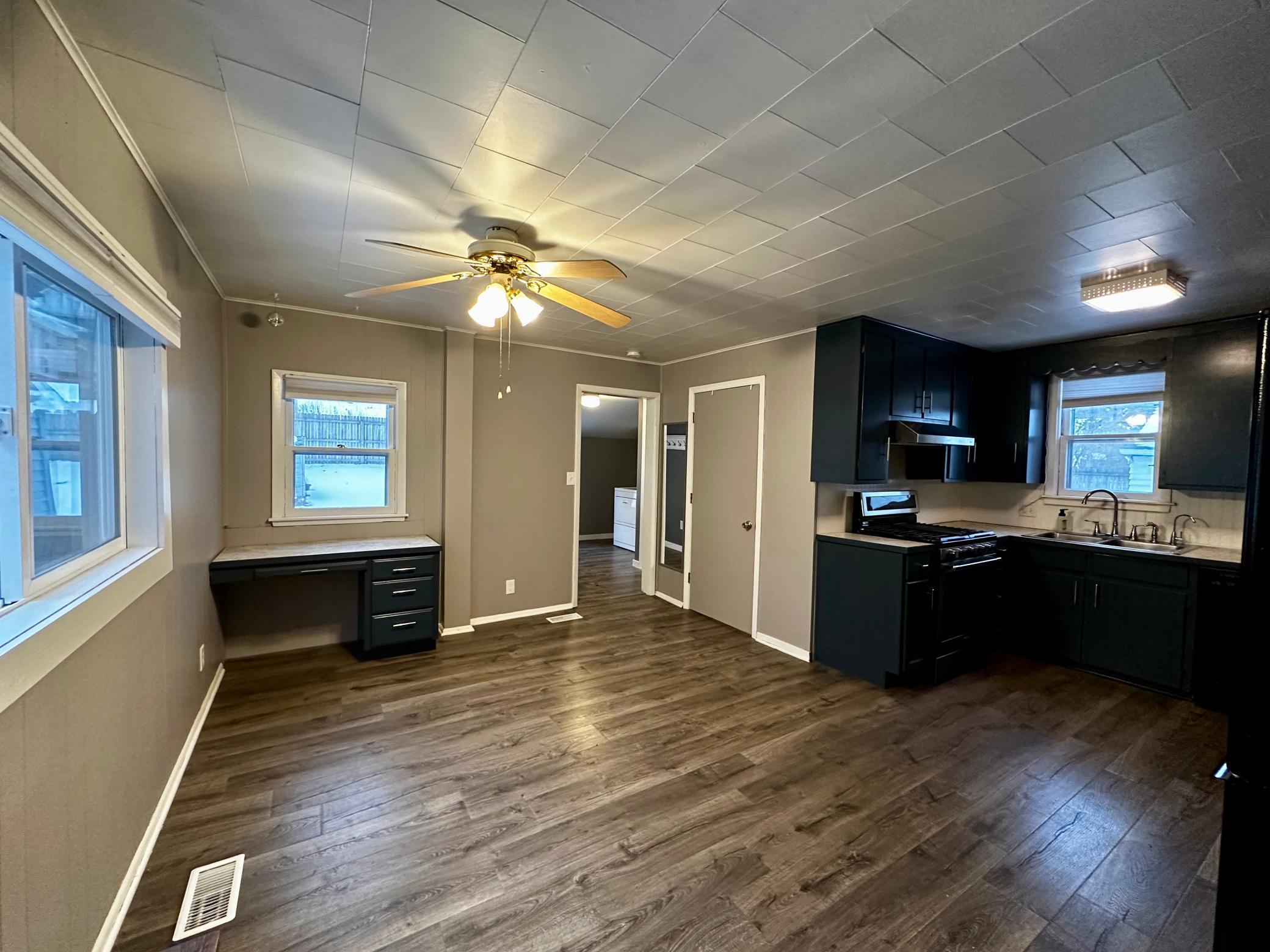 309 Coffee Street Property Photo 7