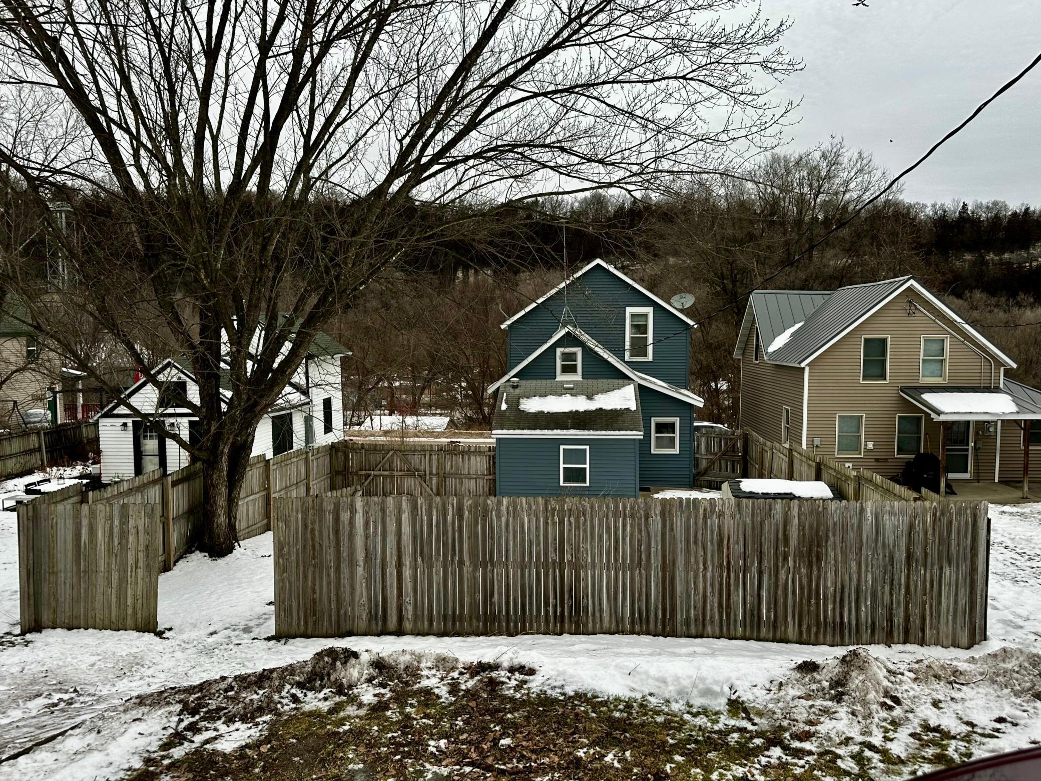 309 Coffee Street Property Photo 25